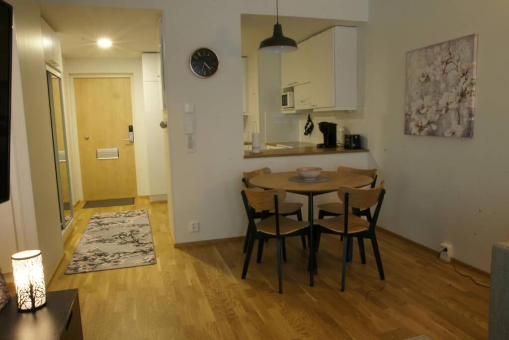Keskustan Kaksio 45 M2 Autopaikalla, Rautatienkatu 19, 9 Krs Apartment Oulu Luaran gambar